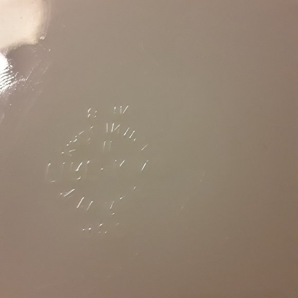 Vintage Fire King Round Baking / Casserole Dish - Picture 5 of 5